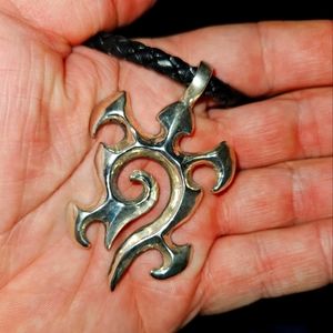 TRIBAL SON GOTHIC TORTOISE NECKLACE